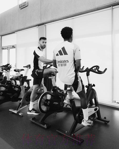 记者:罗德里戈恢复合练 琼阿梅尼继续单独训练 记者:罗德里戈恢复合练 琼阿梅尼继续单独训练